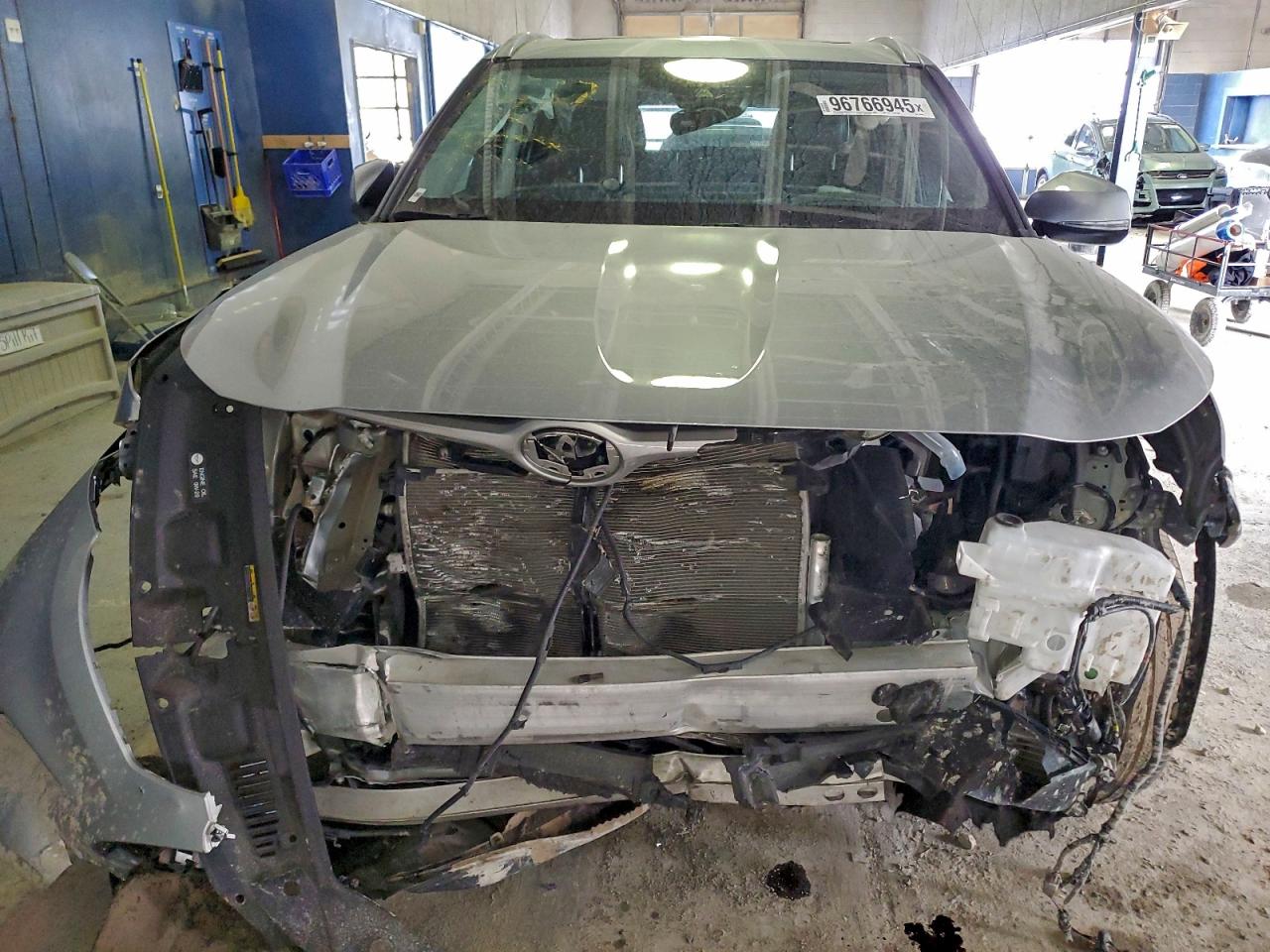 2022 TOYOTA HIGHLANDER XLE photo 5