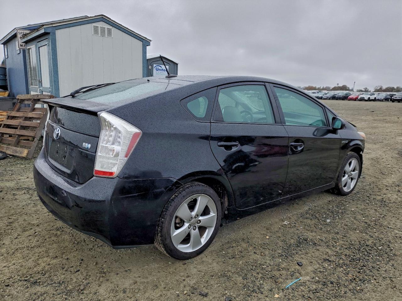 2010 TOYOTA PRIUS photo 3