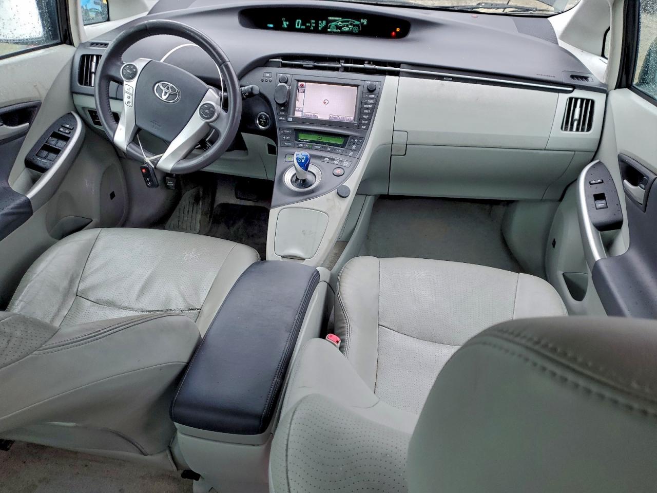 2010 TOYOTA PRIUS photo 8