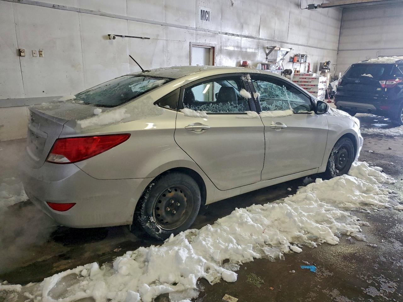 2015 HYUNDAI ACCENT GLS photo 3
