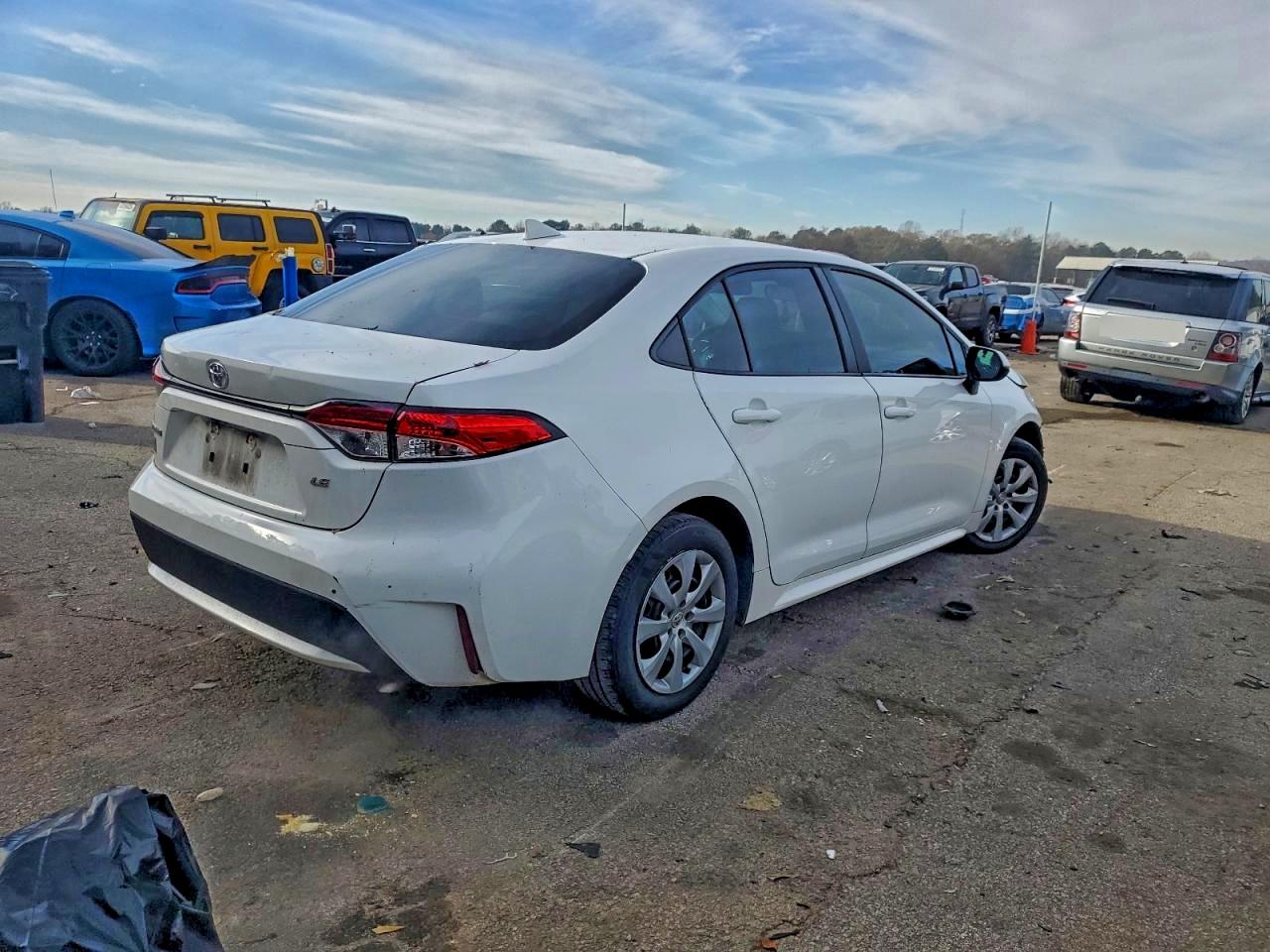 2020 TOYOTA COROLLA LE photo 3