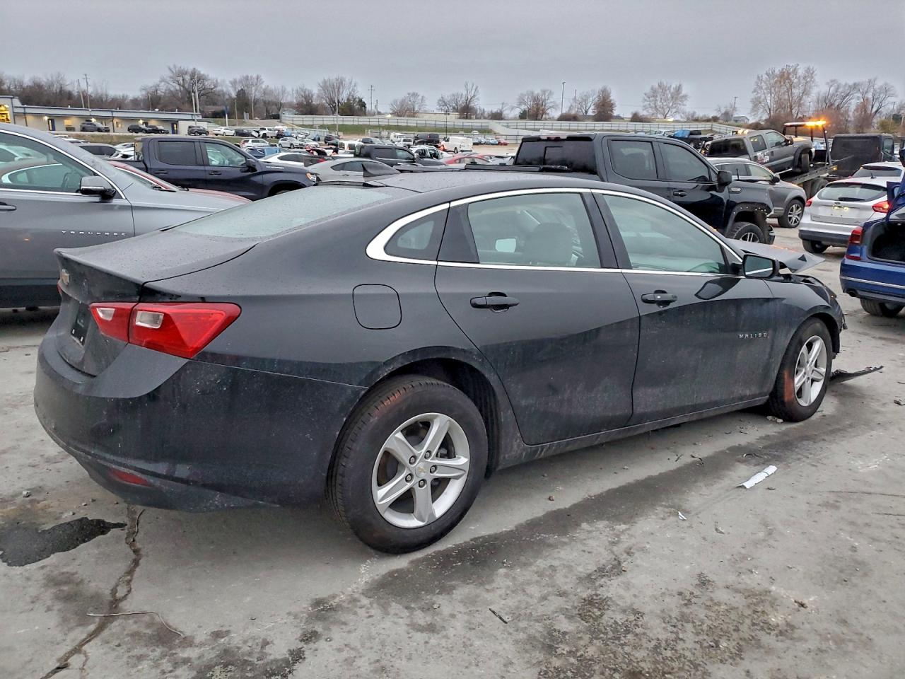 2020 CHEVROLET MALIBU LS photo 3