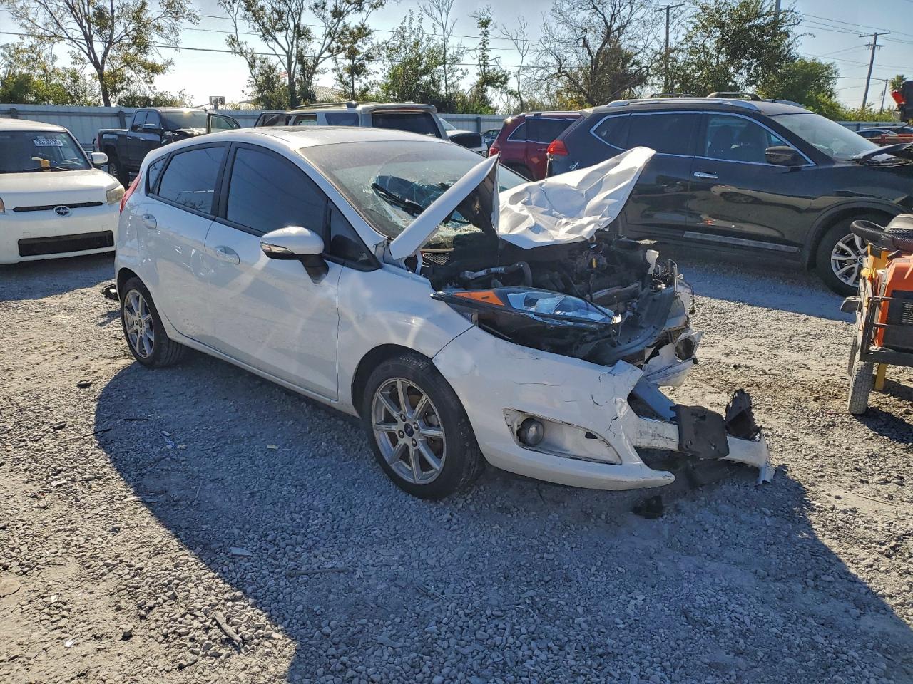2019 FORD FIESTA SE photo 4