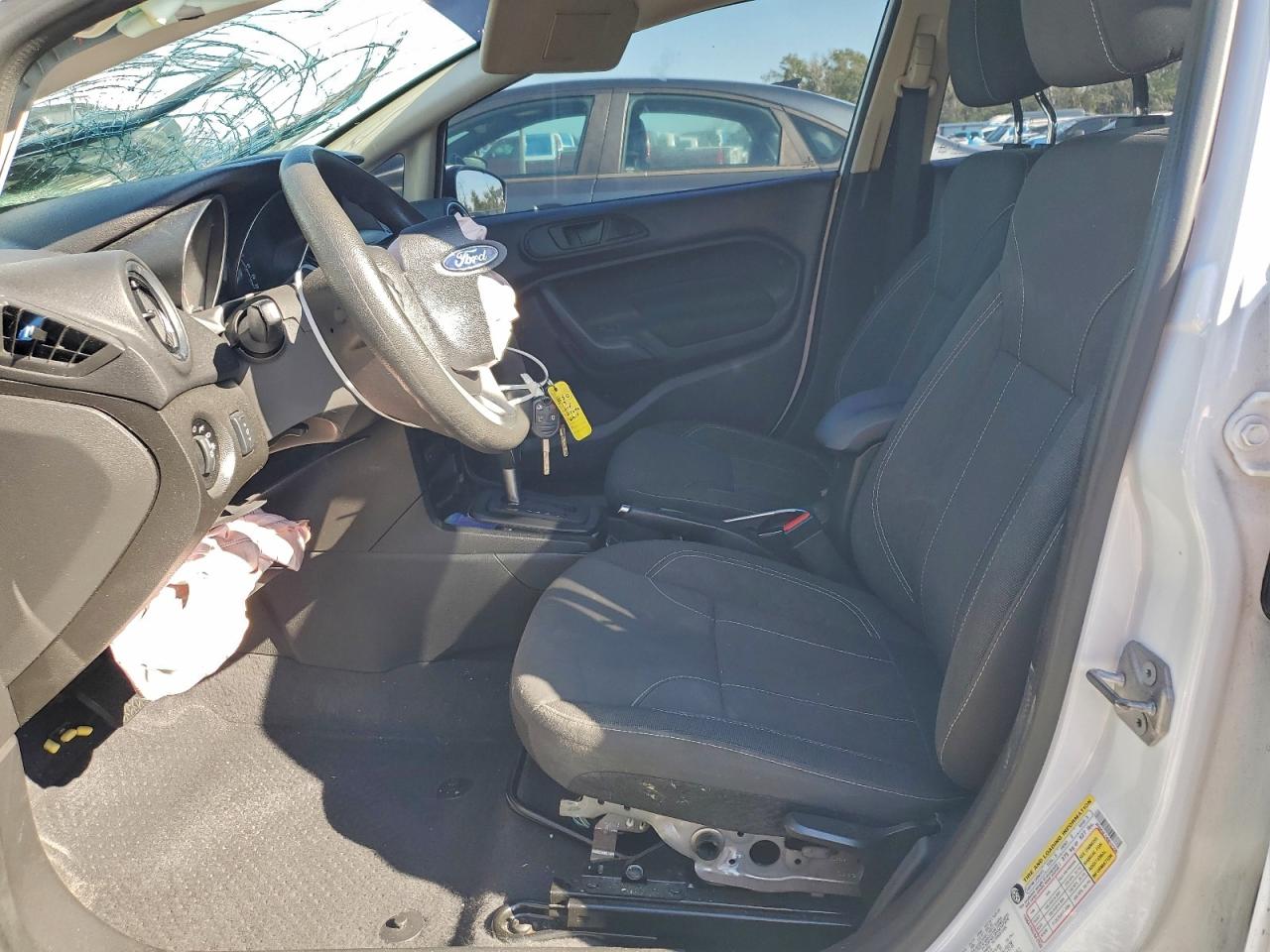 2019 FORD FIESTA SE photo 7