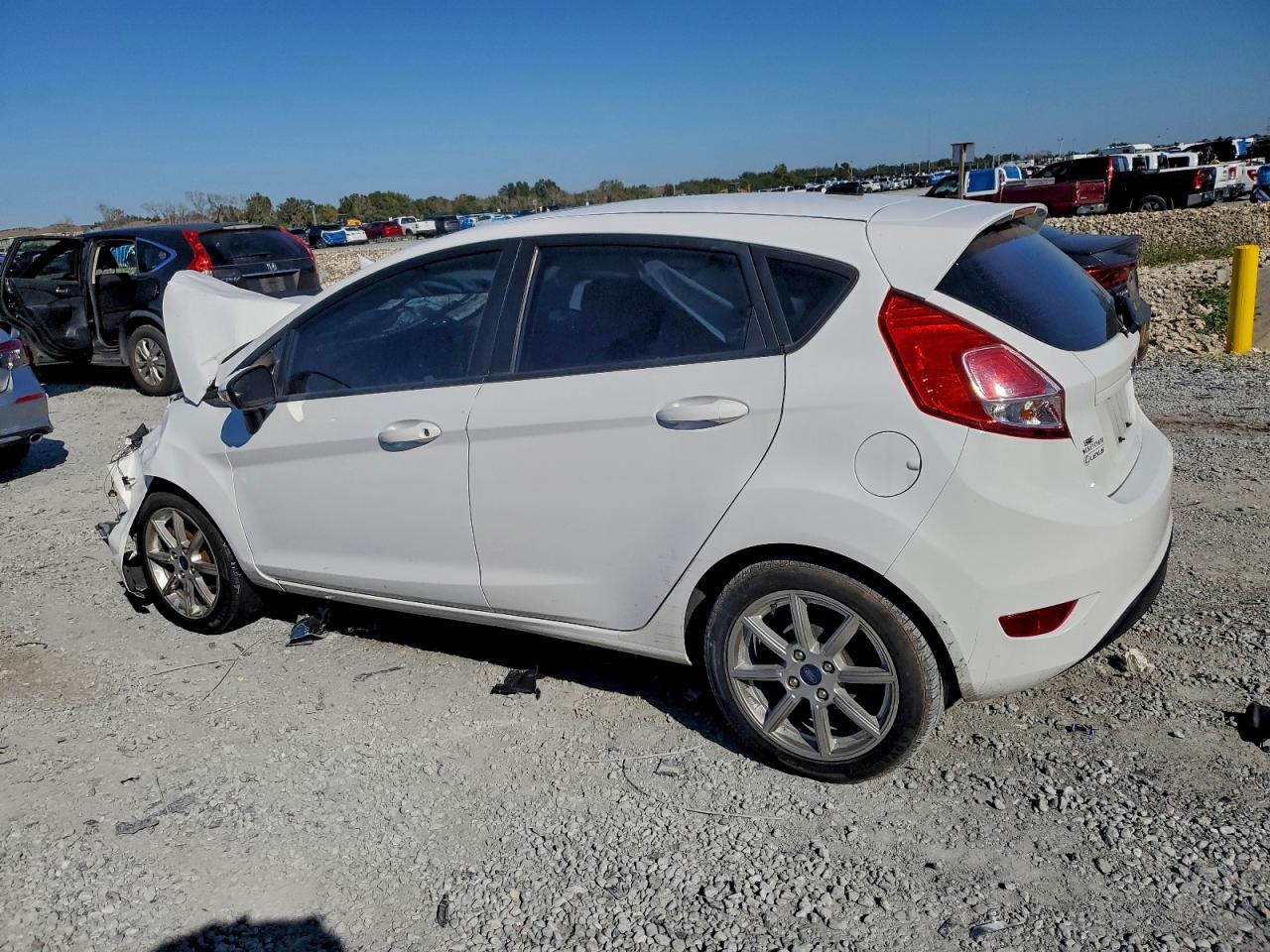 2019 FORD FIESTA SE photo 2