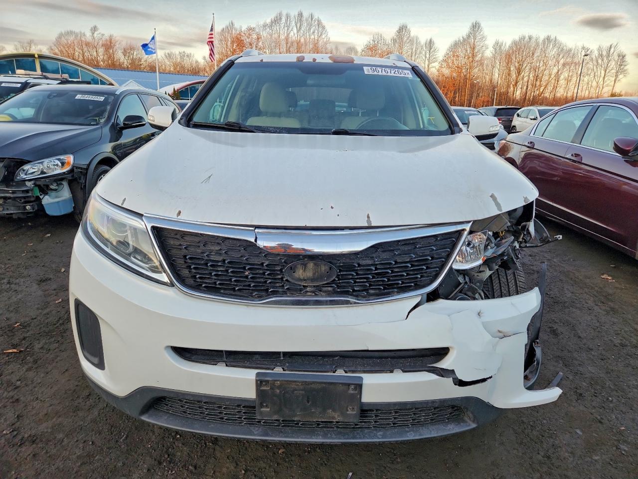 2014 KIA SORENTO LX photo 5