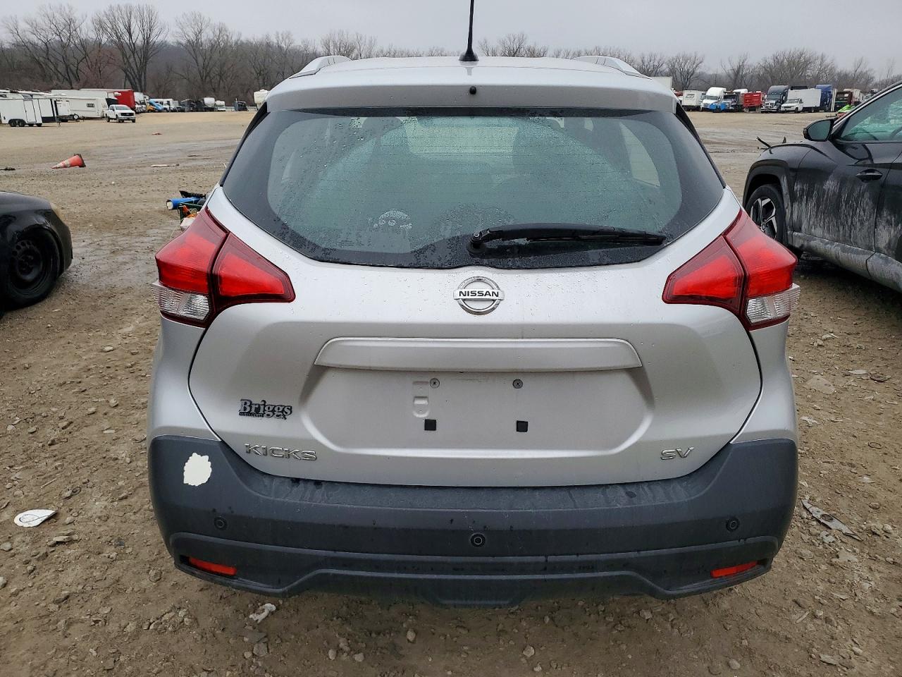2018 NISSAN KICKS S photo 6