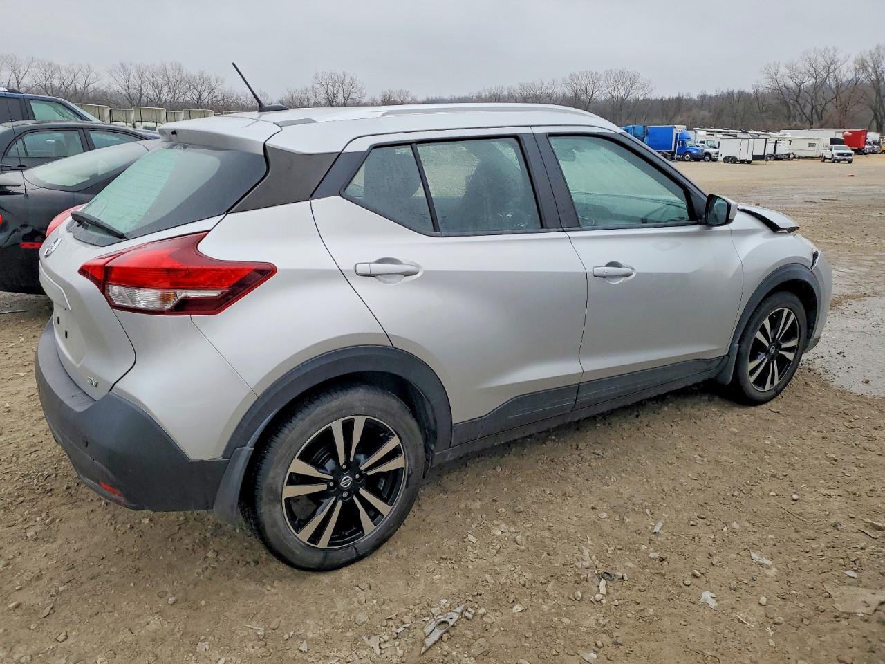 2018 NISSAN KICKS S photo 3