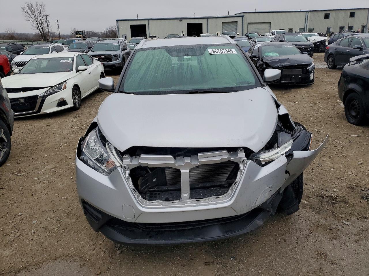 2018 NISSAN KICKS S photo 5