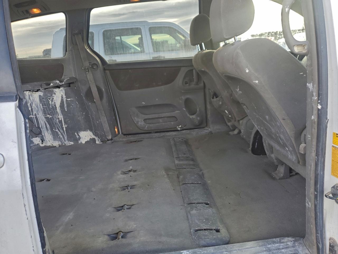 2004 TOYOTA SIENNA CE photo 11
