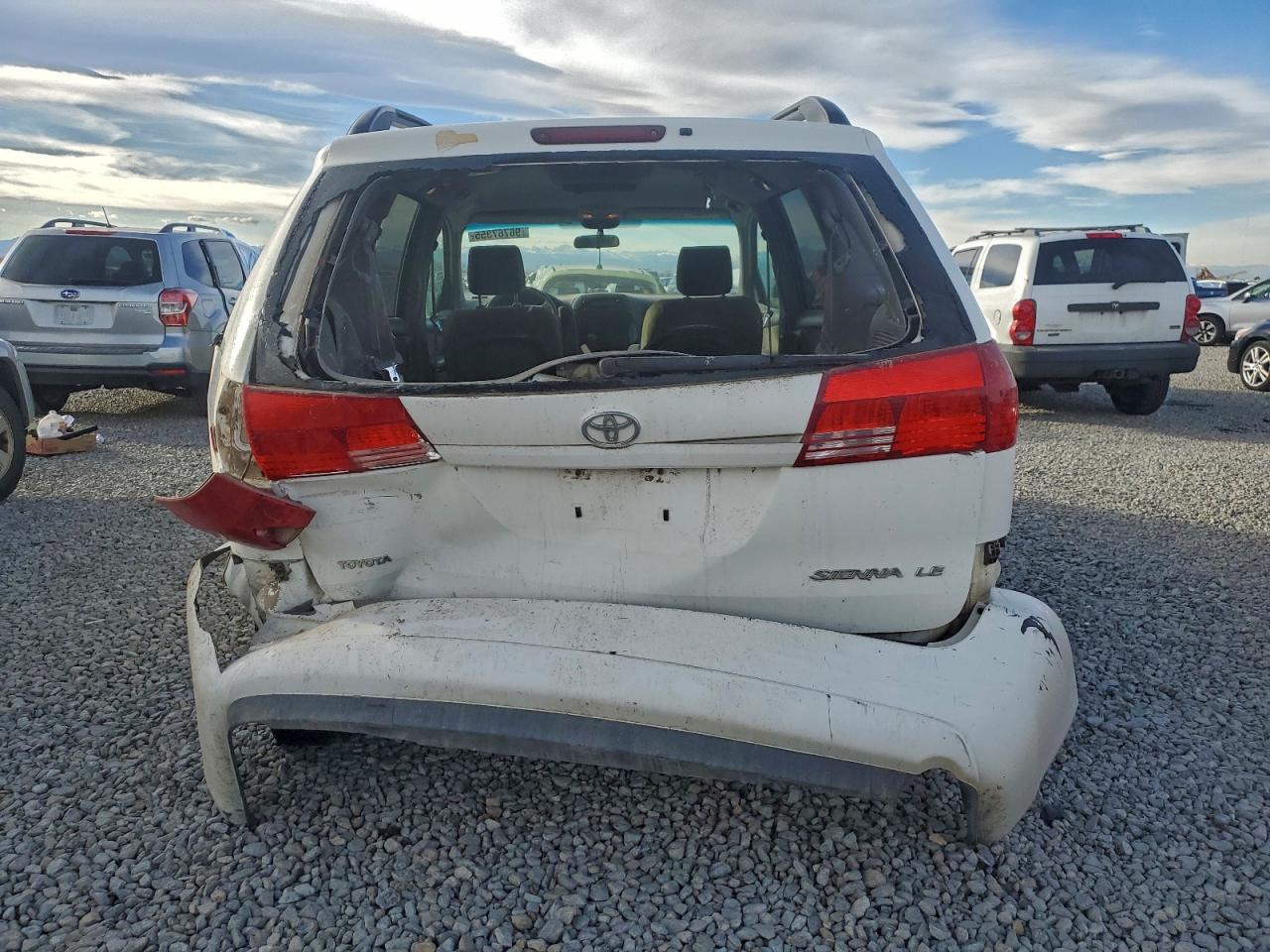 2004 TOYOTA SIENNA CE photo 6
