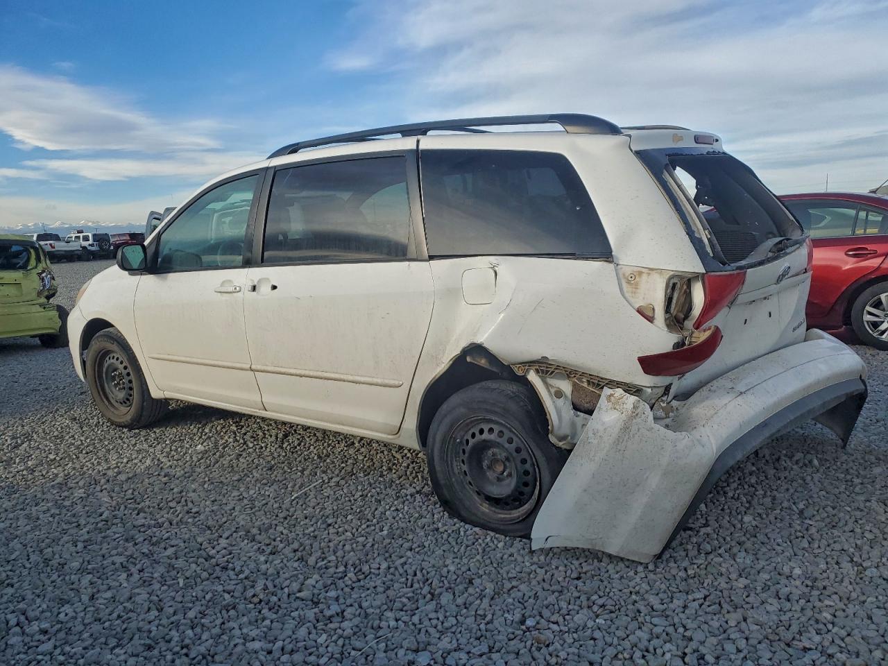 2004 TOYOTA SIENNA CE photo 2
