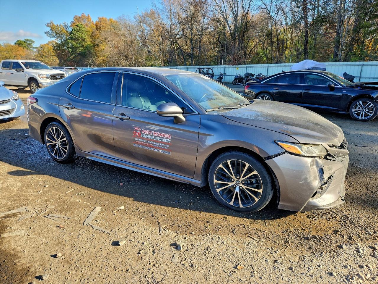 2019 TOYOTA CAMRY L photo 4