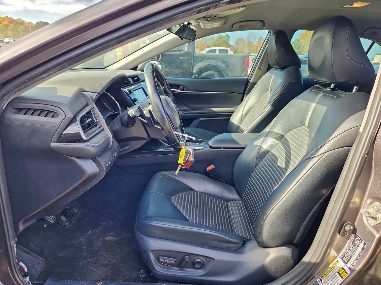 2019 TOYOTA CAMRY L photo 7
