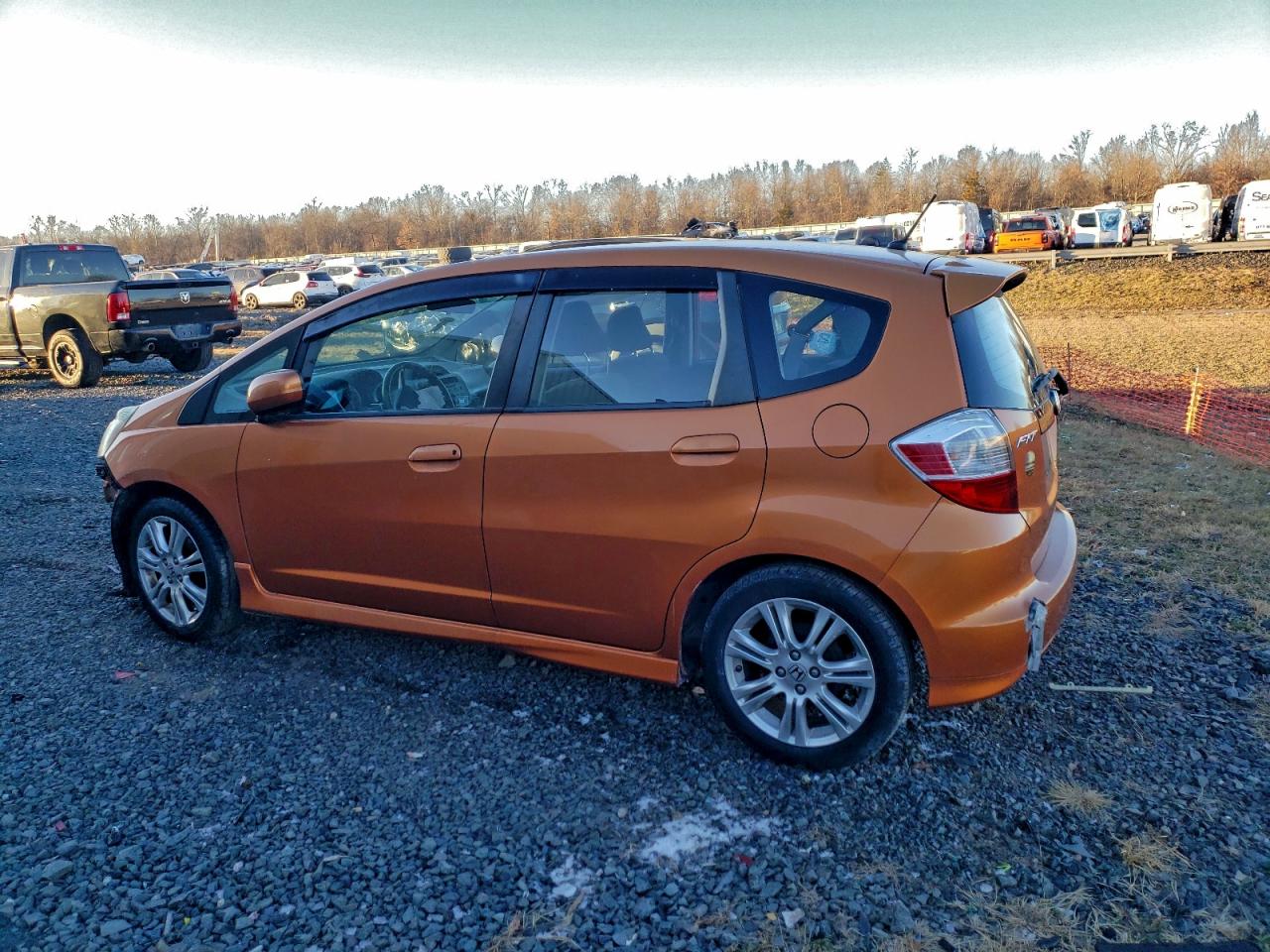 2011 HONDA FIT photo 3