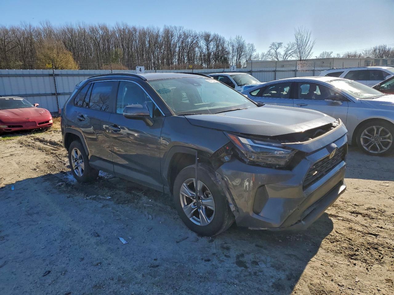 2022 TOYOTA RAV4 XLE photo 4