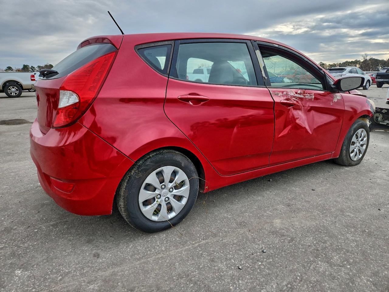 2017 HYUNDAI ACCENT SE photo 3
