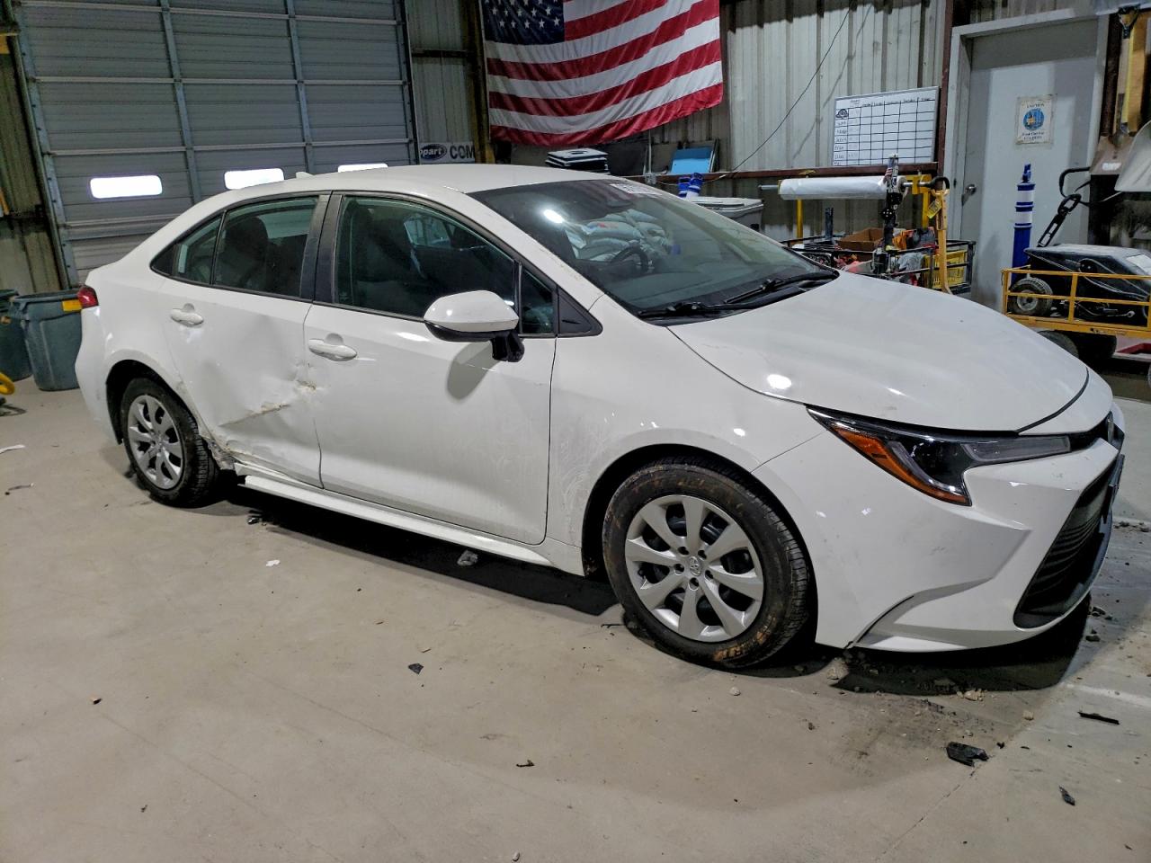 2023 TOYOTA COROLLA LE photo 4