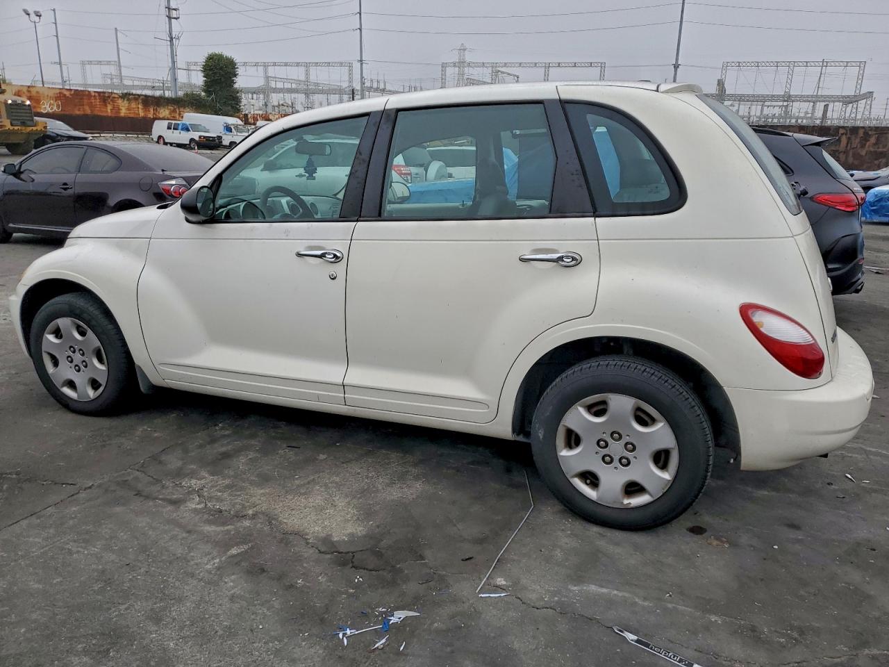 2009 CHRYSLER PT CRUISER photo 2