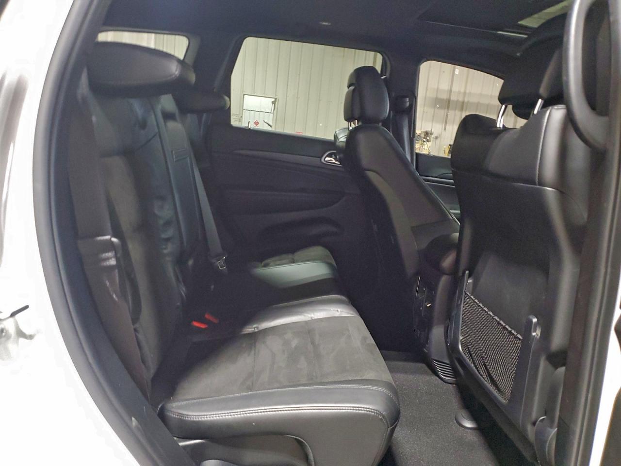 2020 JEEP GRAND CHEROKEE LAREDO photo 11