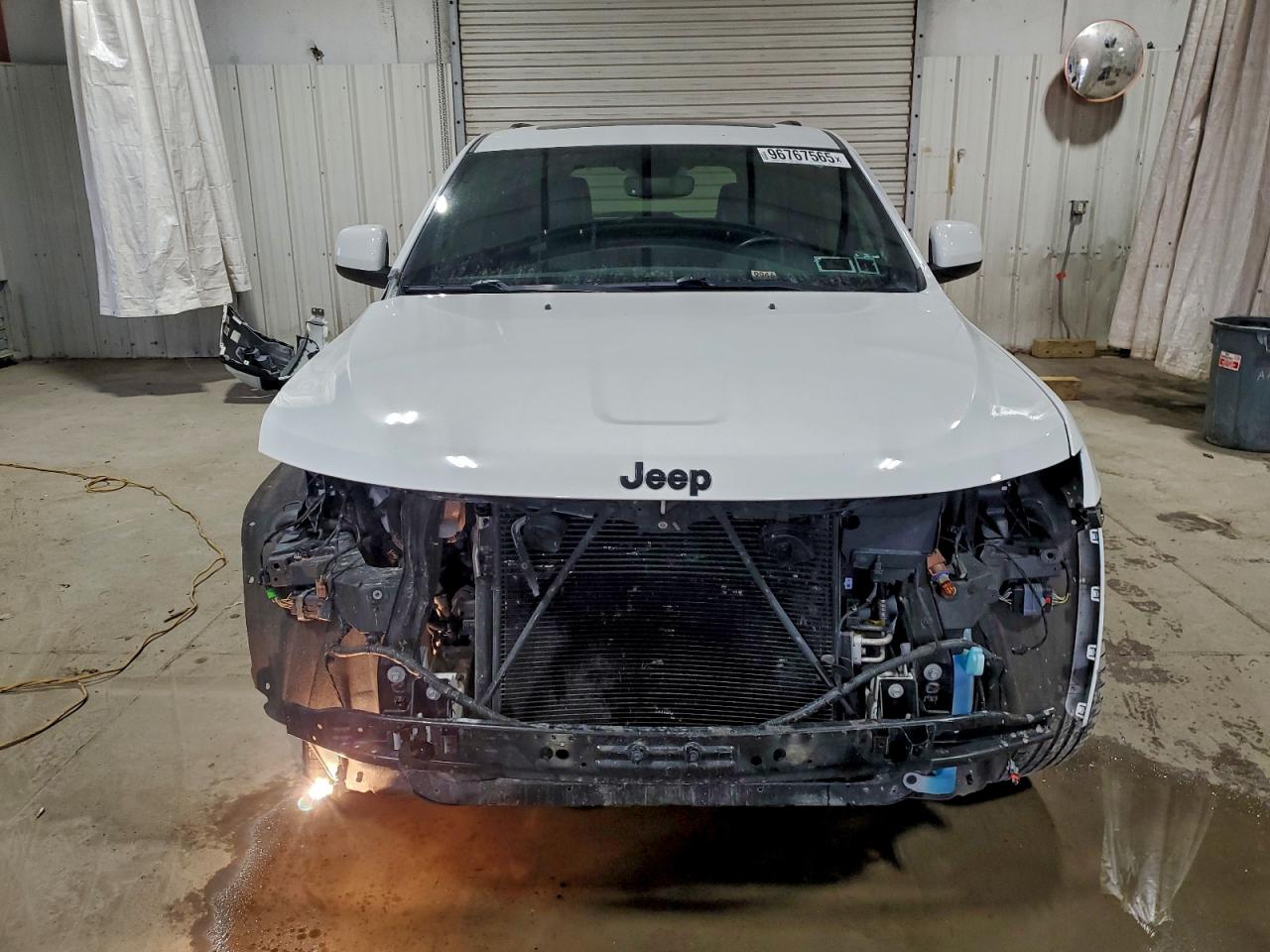 2020 JEEP GRAND CHEROKEE LAREDO photo 5