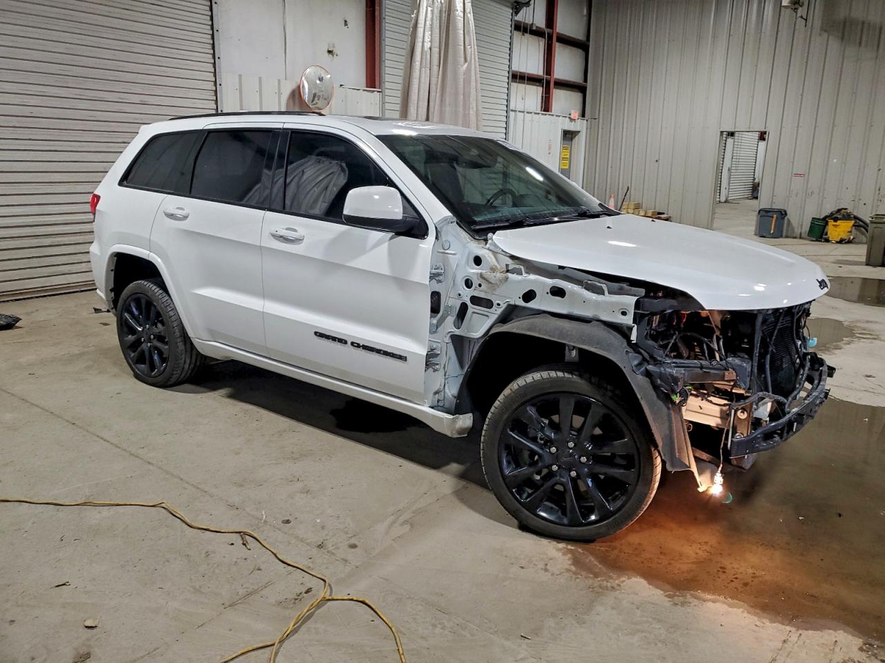 2020 JEEP GRAND CHEROKEE LAREDO photo 4