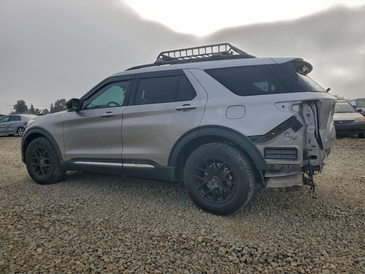 2020 FORD EXPLORER XLT photo 2