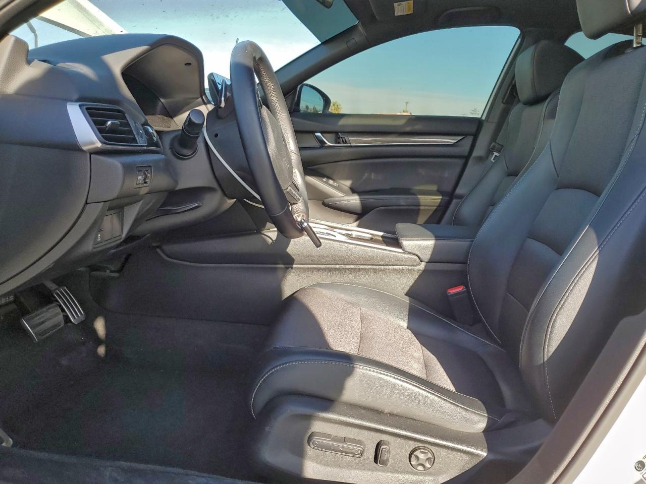 2018 HONDA ACCORD SPORT photo 7