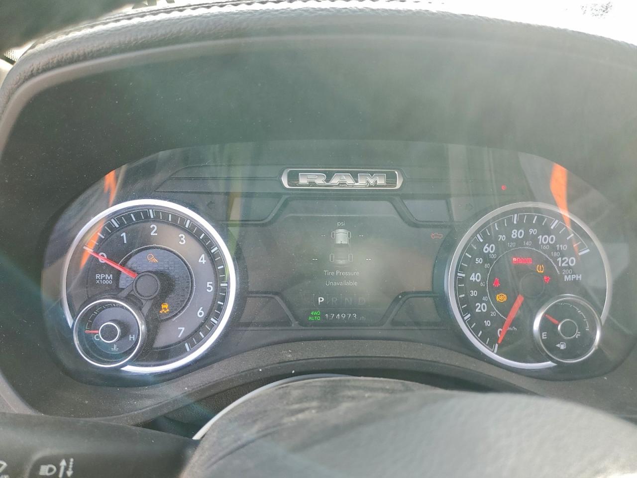 2019 RAM 1500 LARAMIE photo 17