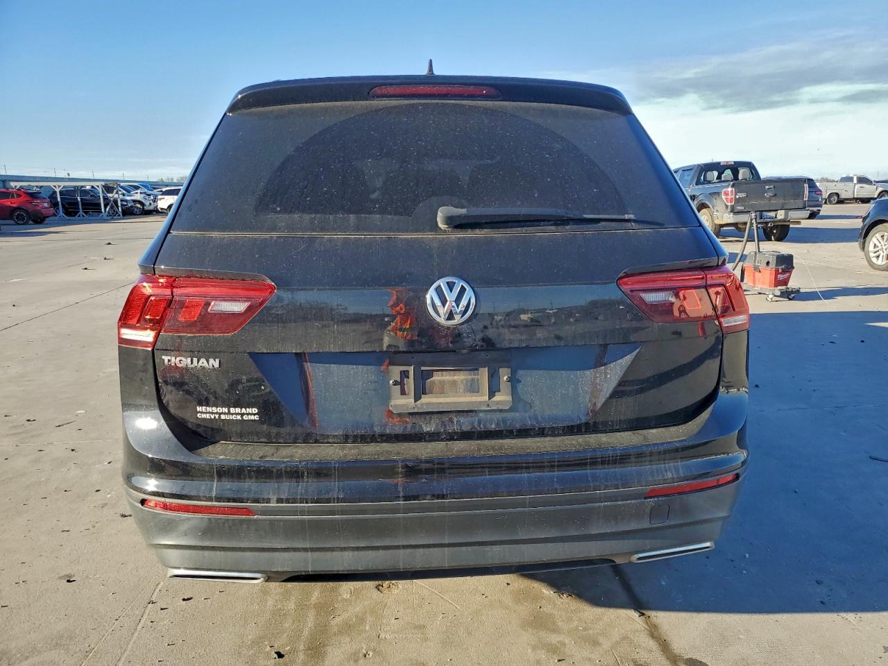 2021 VOLKSWAGEN TIGUAN S photo 11
