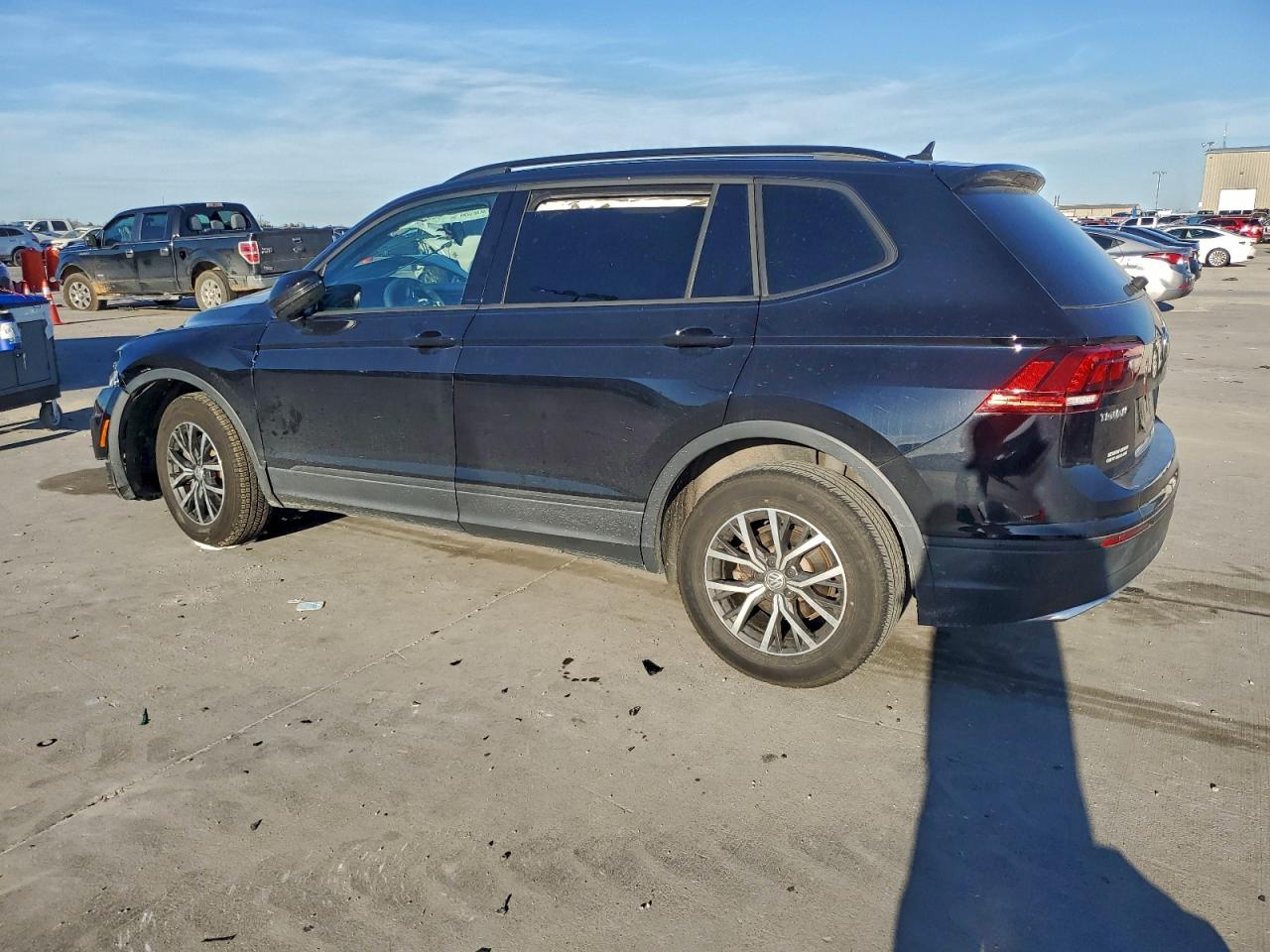 2021 VOLKSWAGEN TIGUAN S photo 3