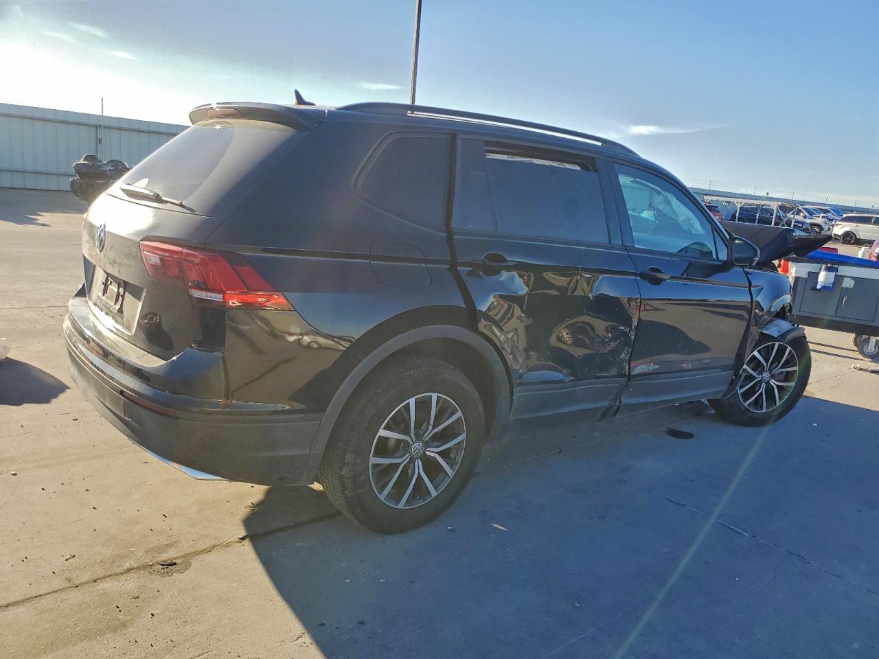 2021 VOLKSWAGEN TIGUAN S photo 5