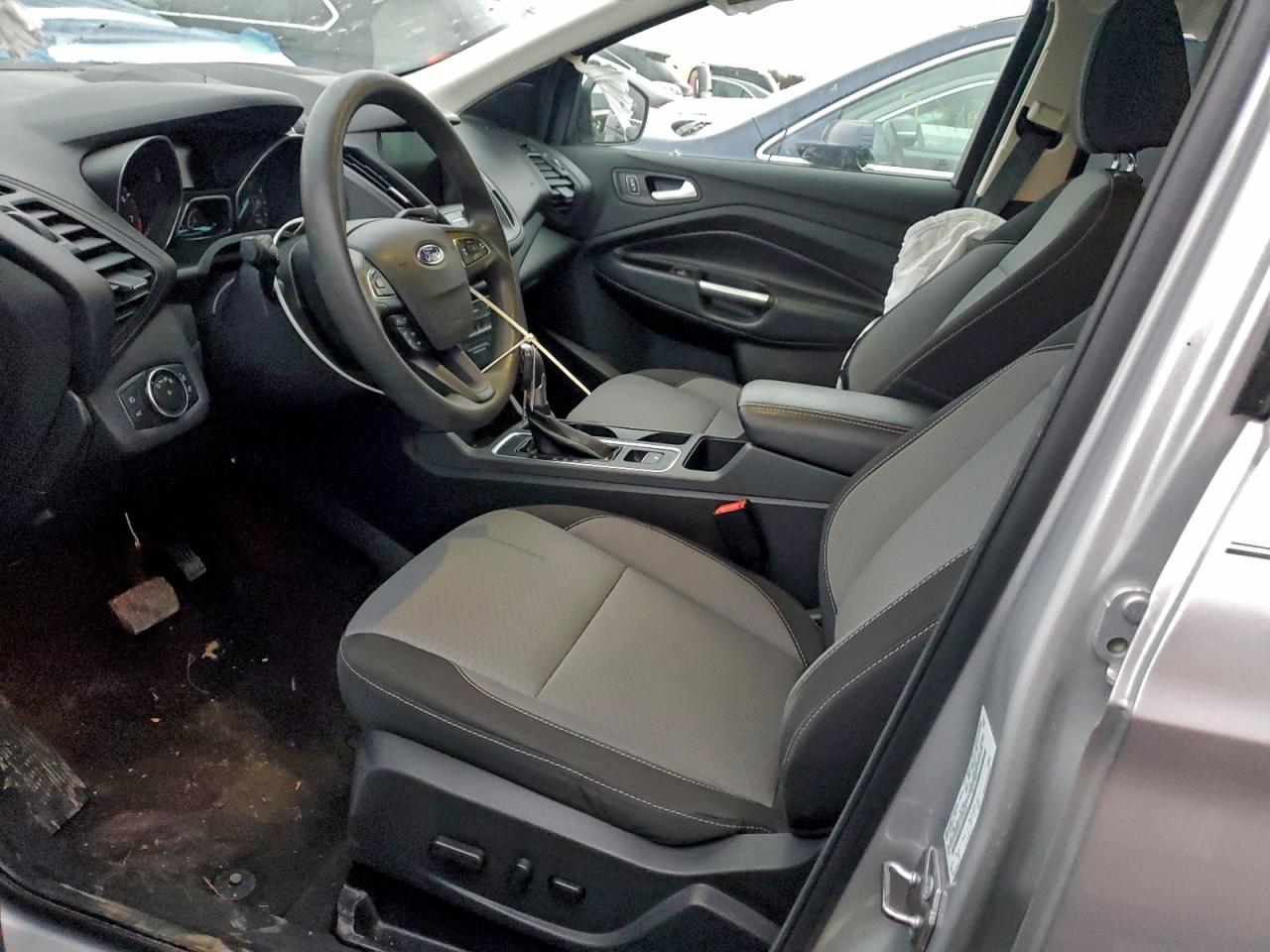 2017 FORD ESCAPE SE photo 13