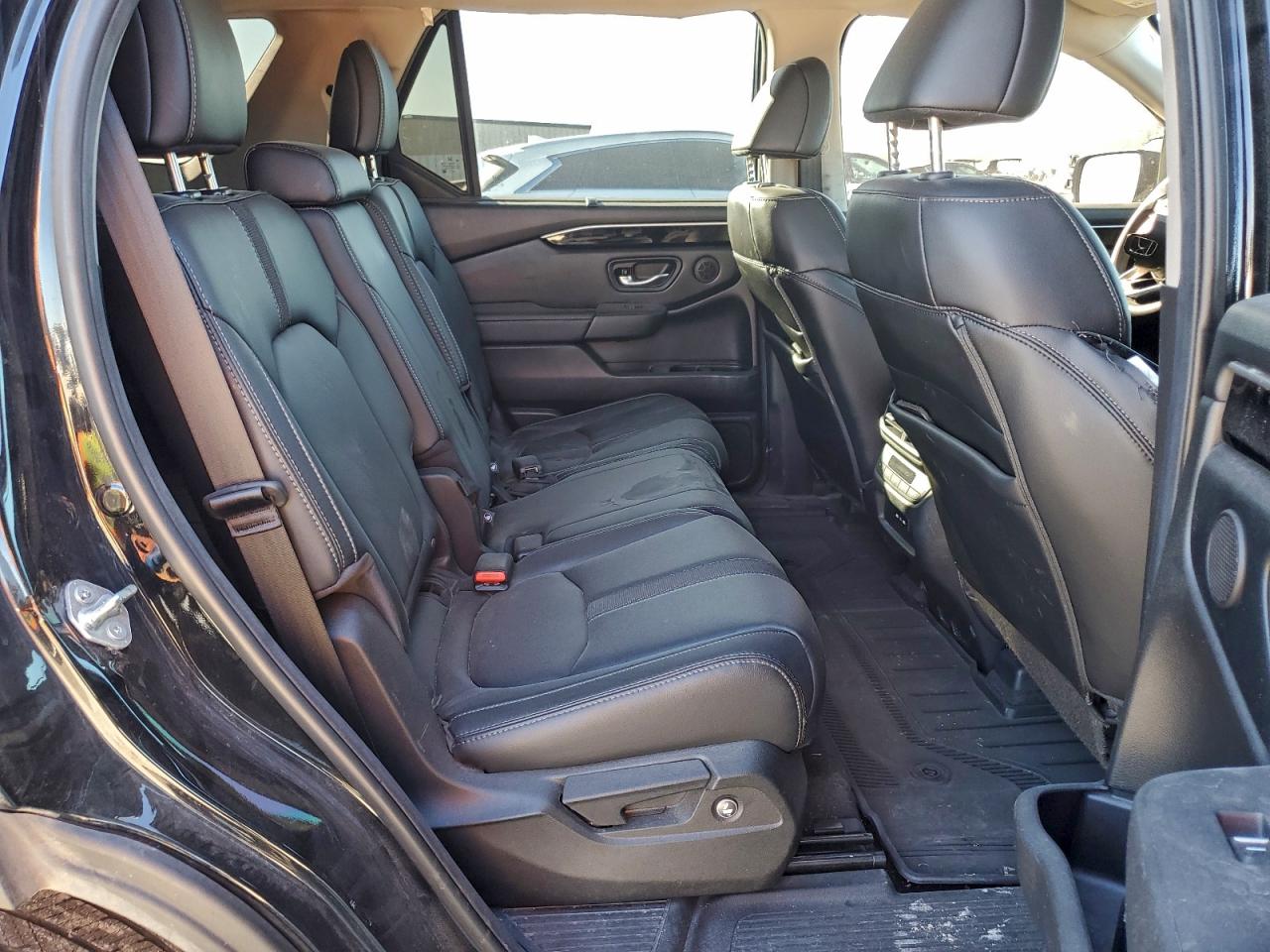 2025 HONDA PILOT TOURING photo 11