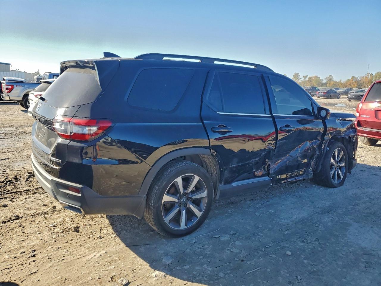 2025 HONDA PILOT TOURING photo 3