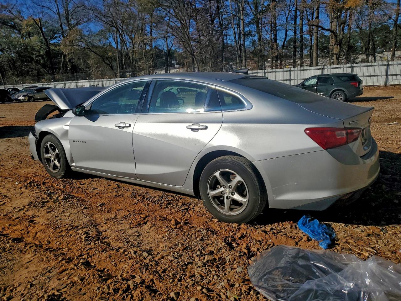 2018 CHEVROLET MALIBU LS photo 2