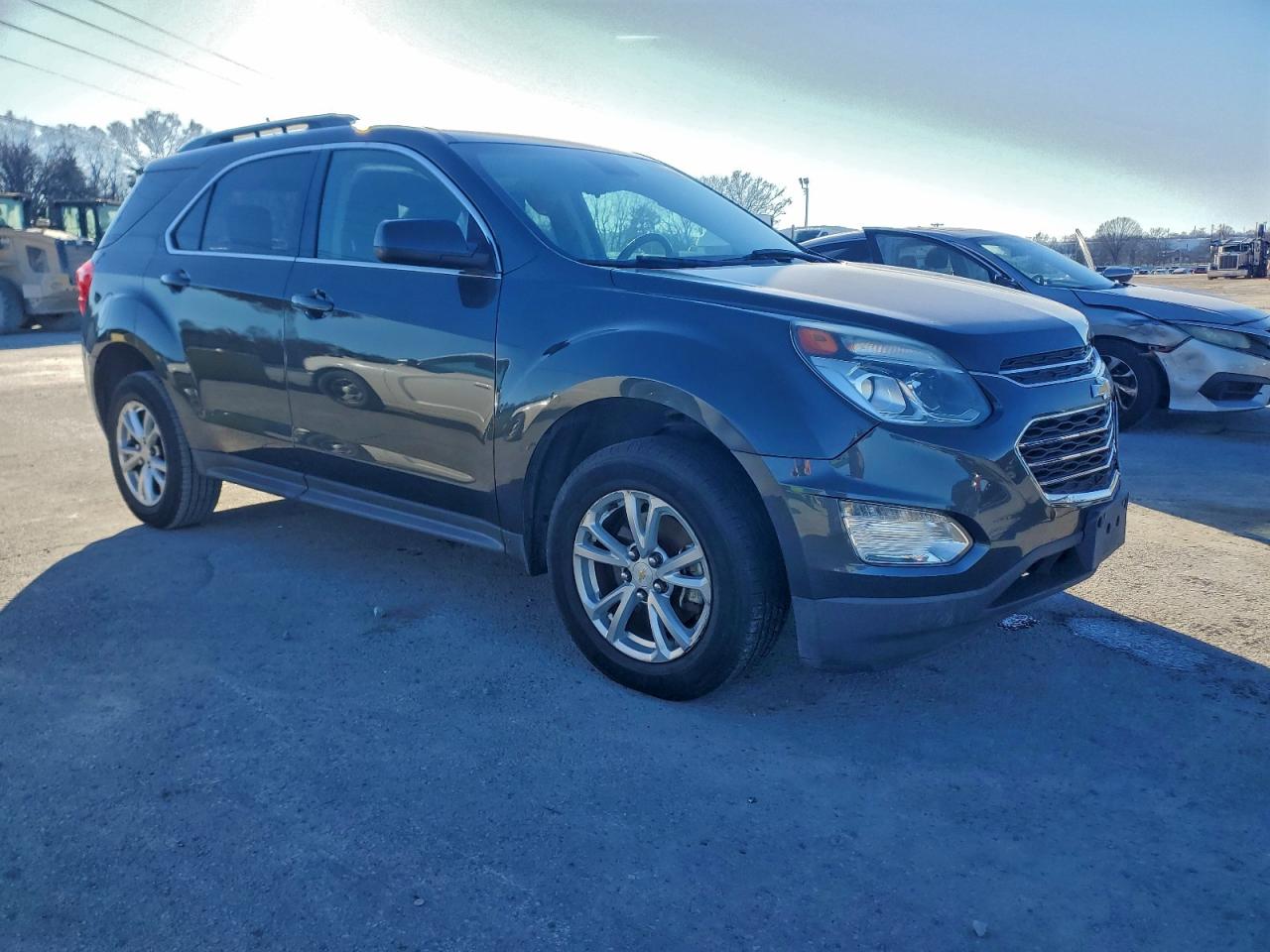 2017 CHEVROLET EQUINOX LT photo 4
