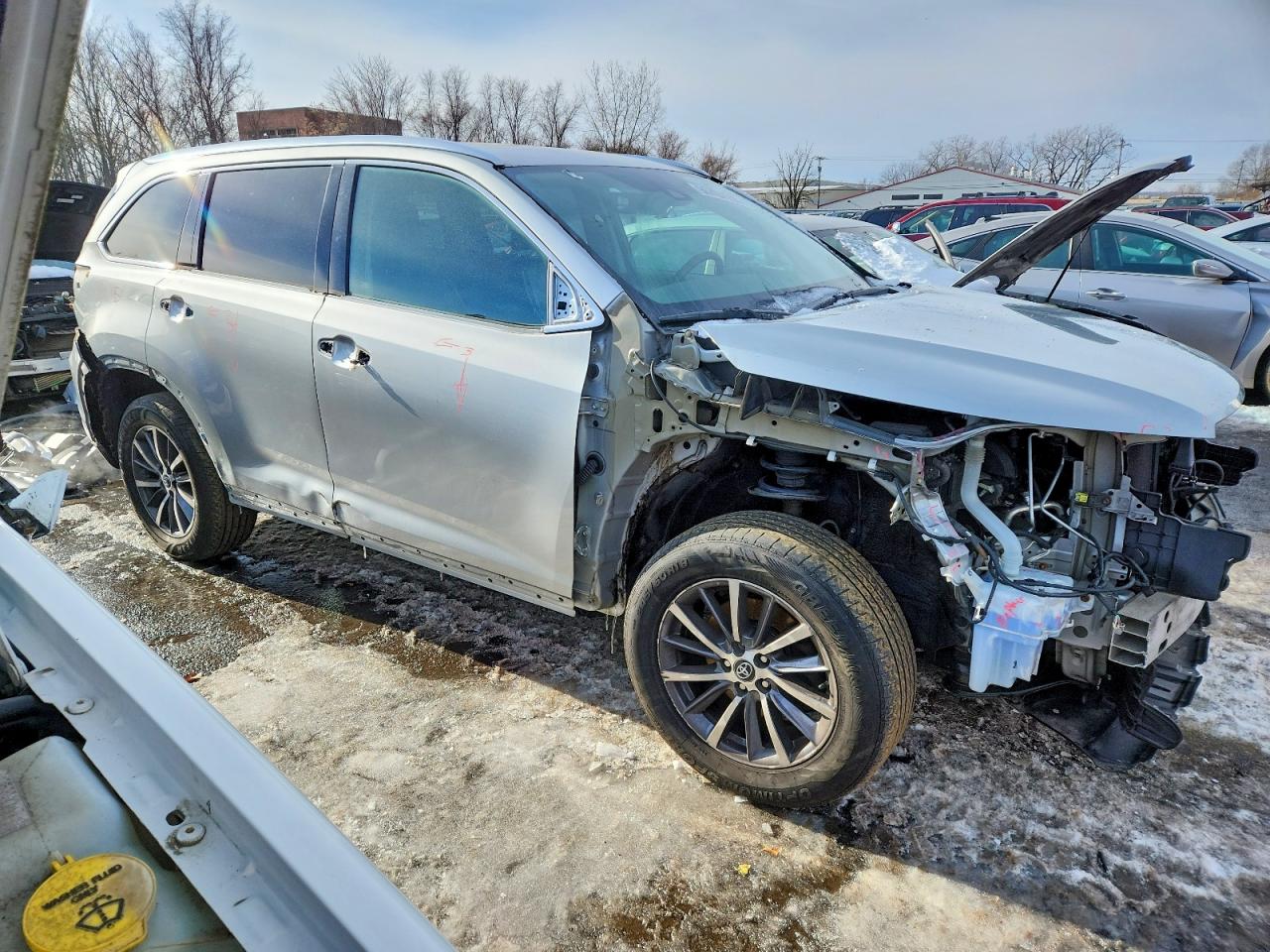 2017 TOYOTA HIGHLANDER XLE photo 4