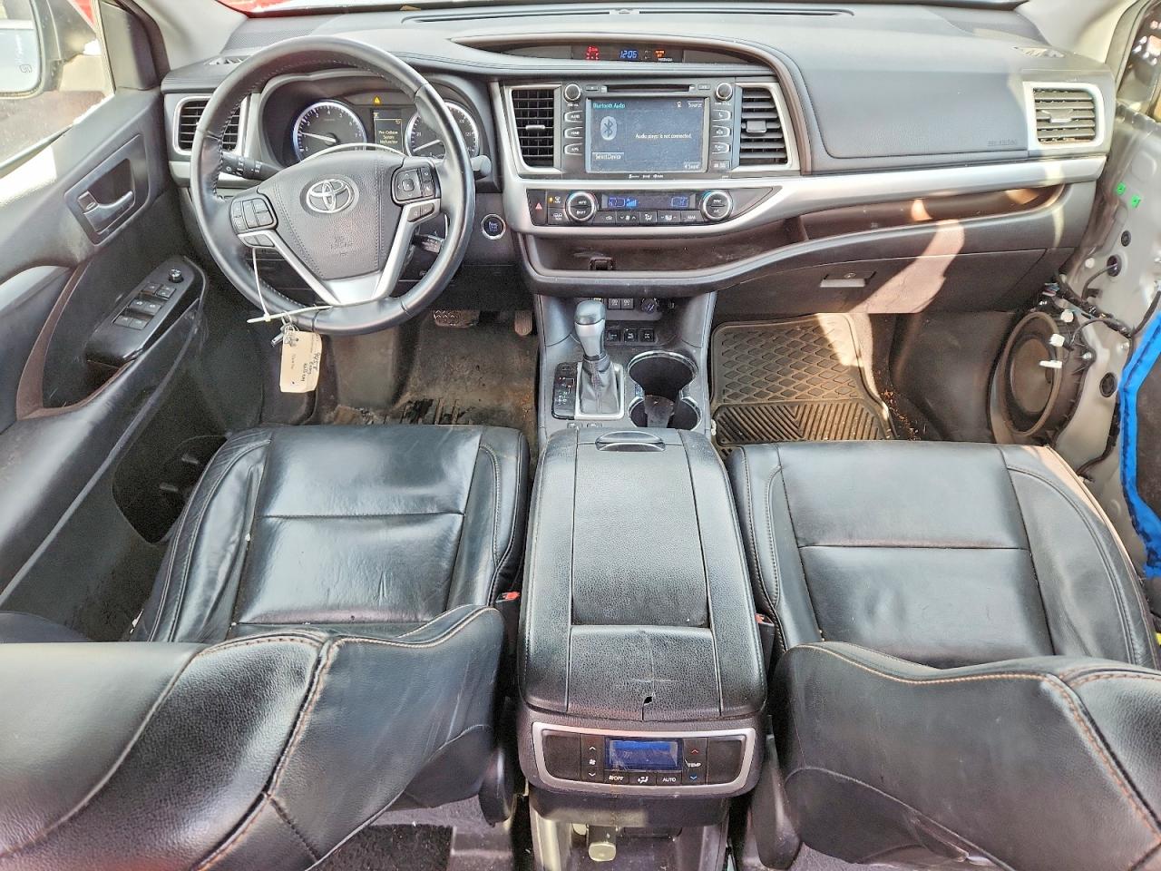 2017 TOYOTA HIGHLANDER XLE photo 8
