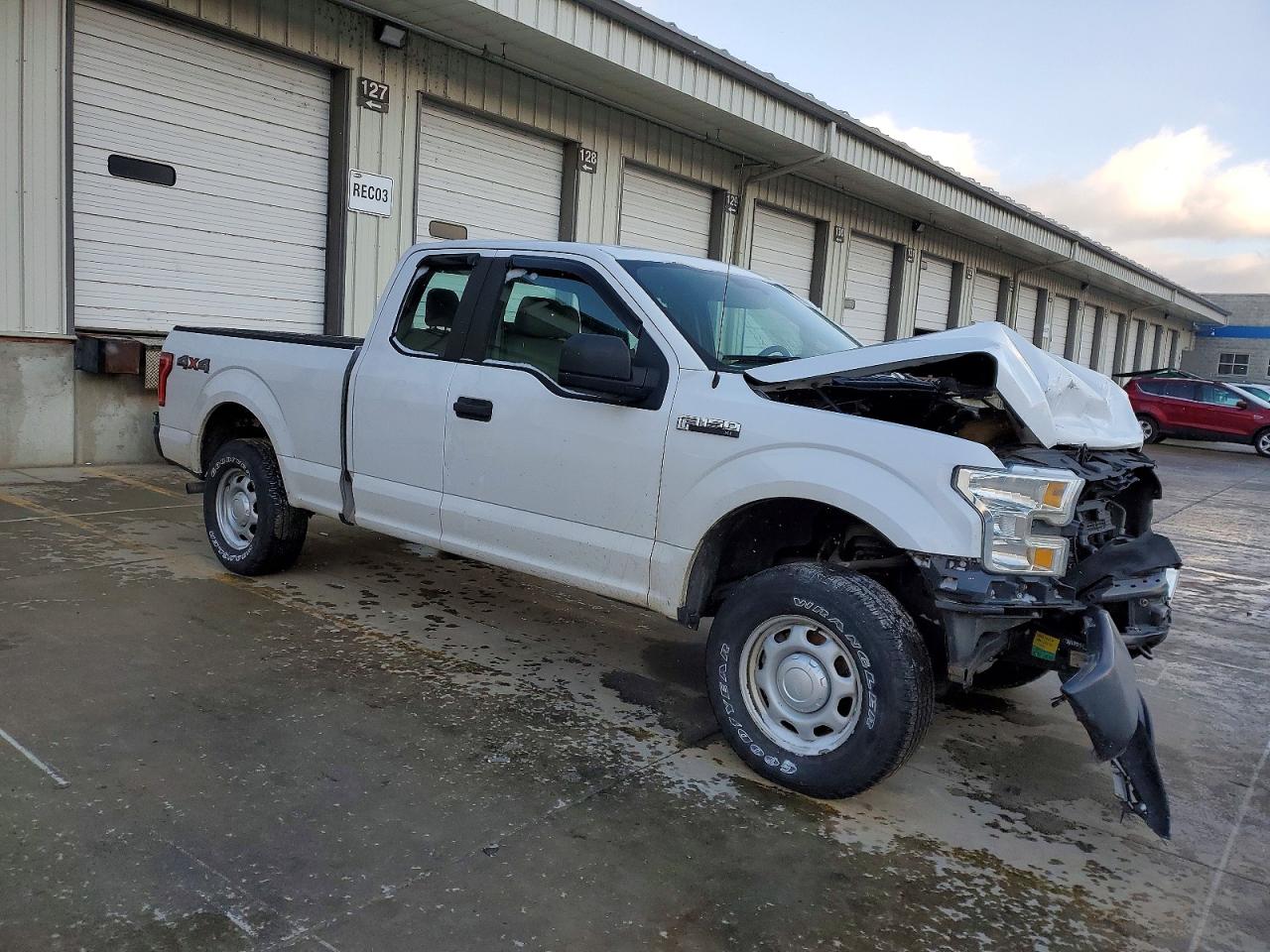 2017 FORD F150 SUPER CAB photo 4