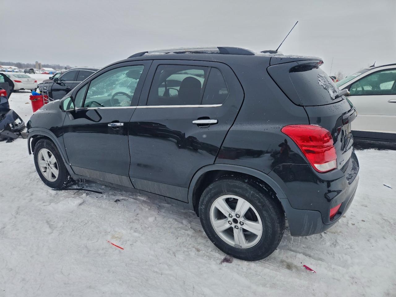 2018 CHEVROLET TRAX 1LT photo 2