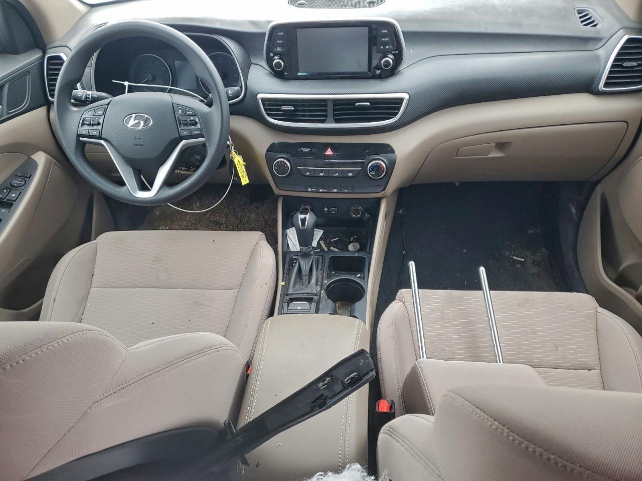 2020 HYUNDAI TUCSON SE photo 8