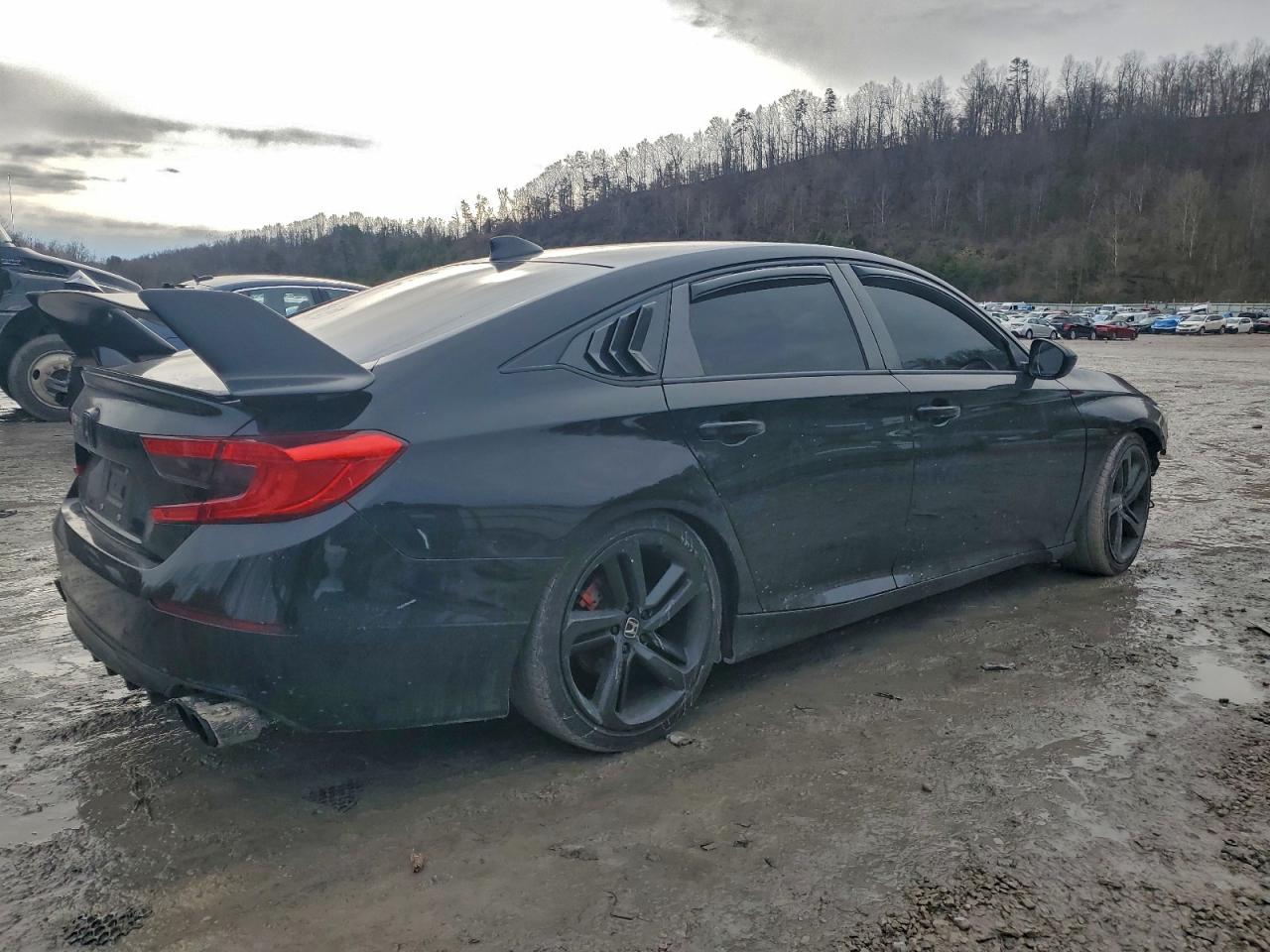 2018 HONDA ACCORD SPORT photo 3