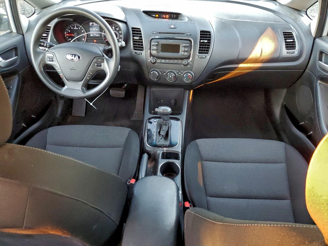 2017 KIA FORTE LX photo 8