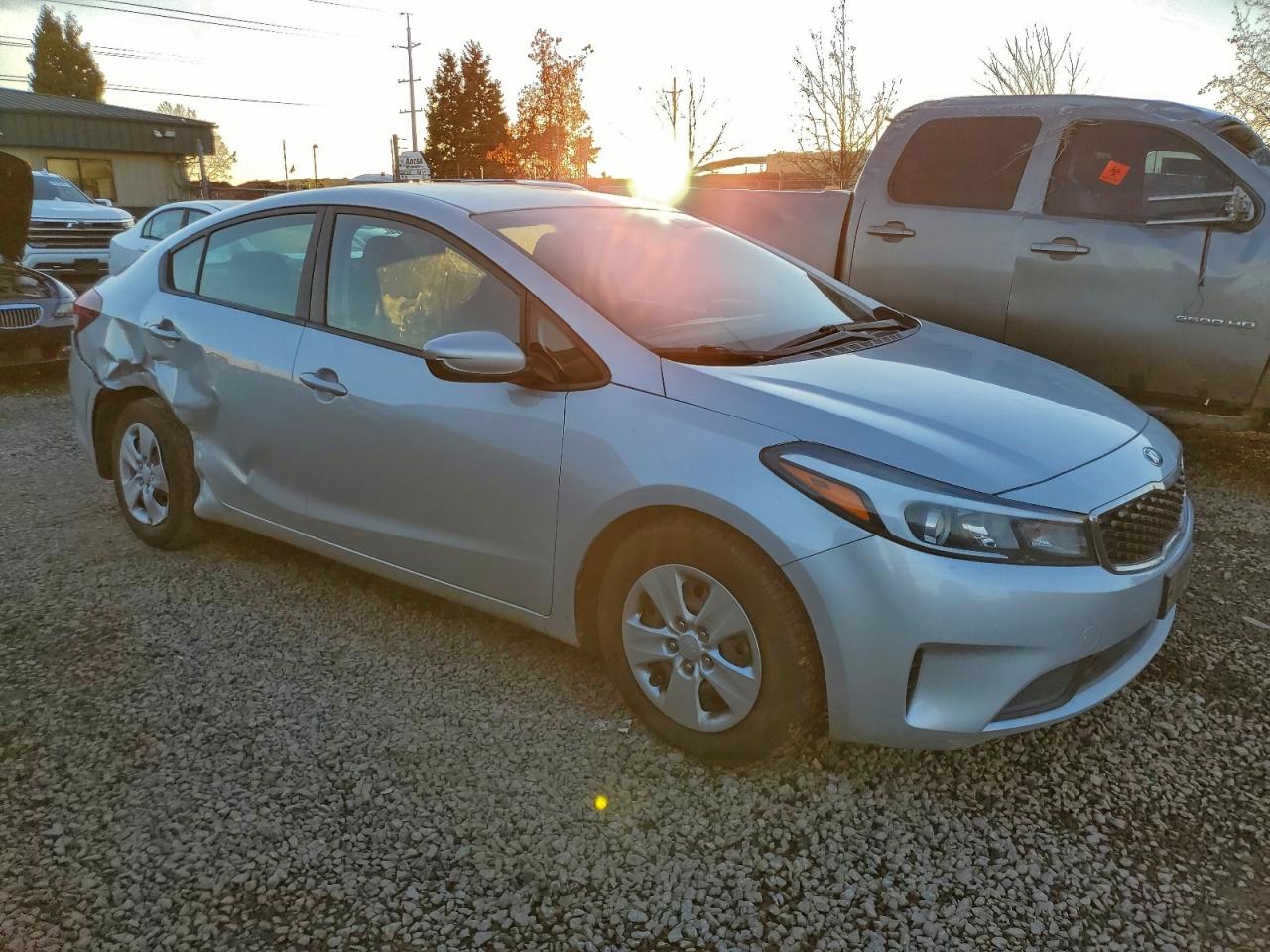 2017 KIA FORTE LX photo 4