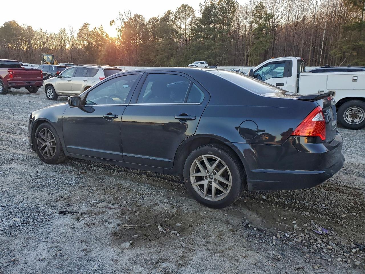 2011 FORD FUSION SE photo 2
