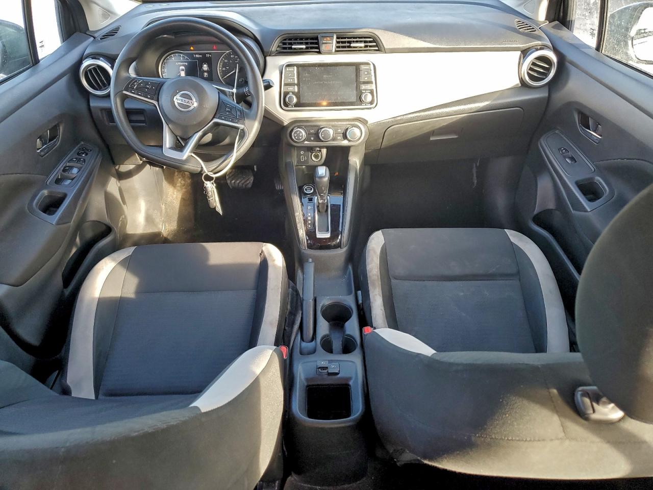 2021 NISSAN VERSA SV photo 8