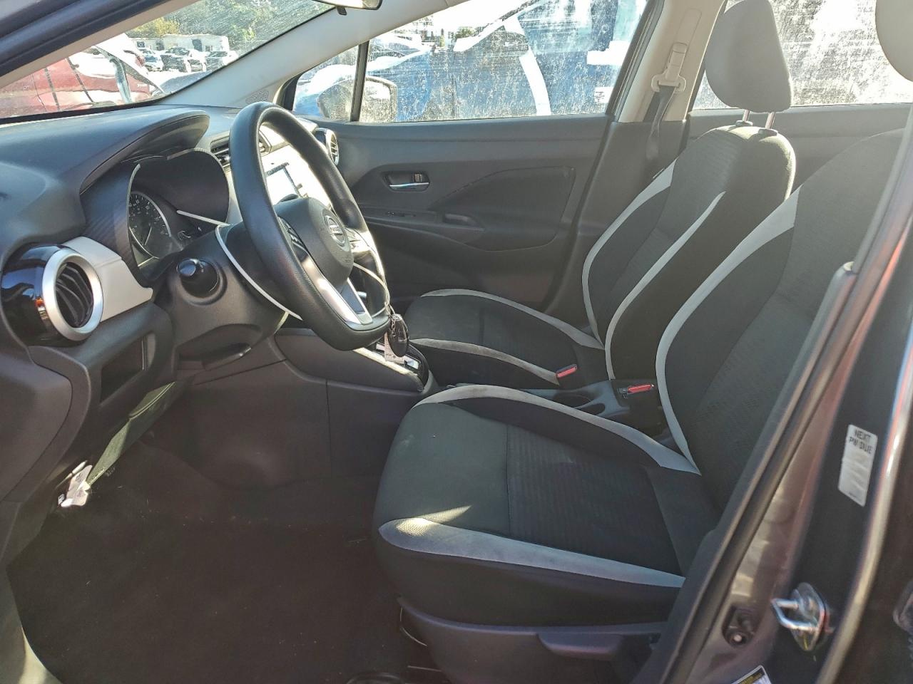 2021 NISSAN VERSA SV photo 7