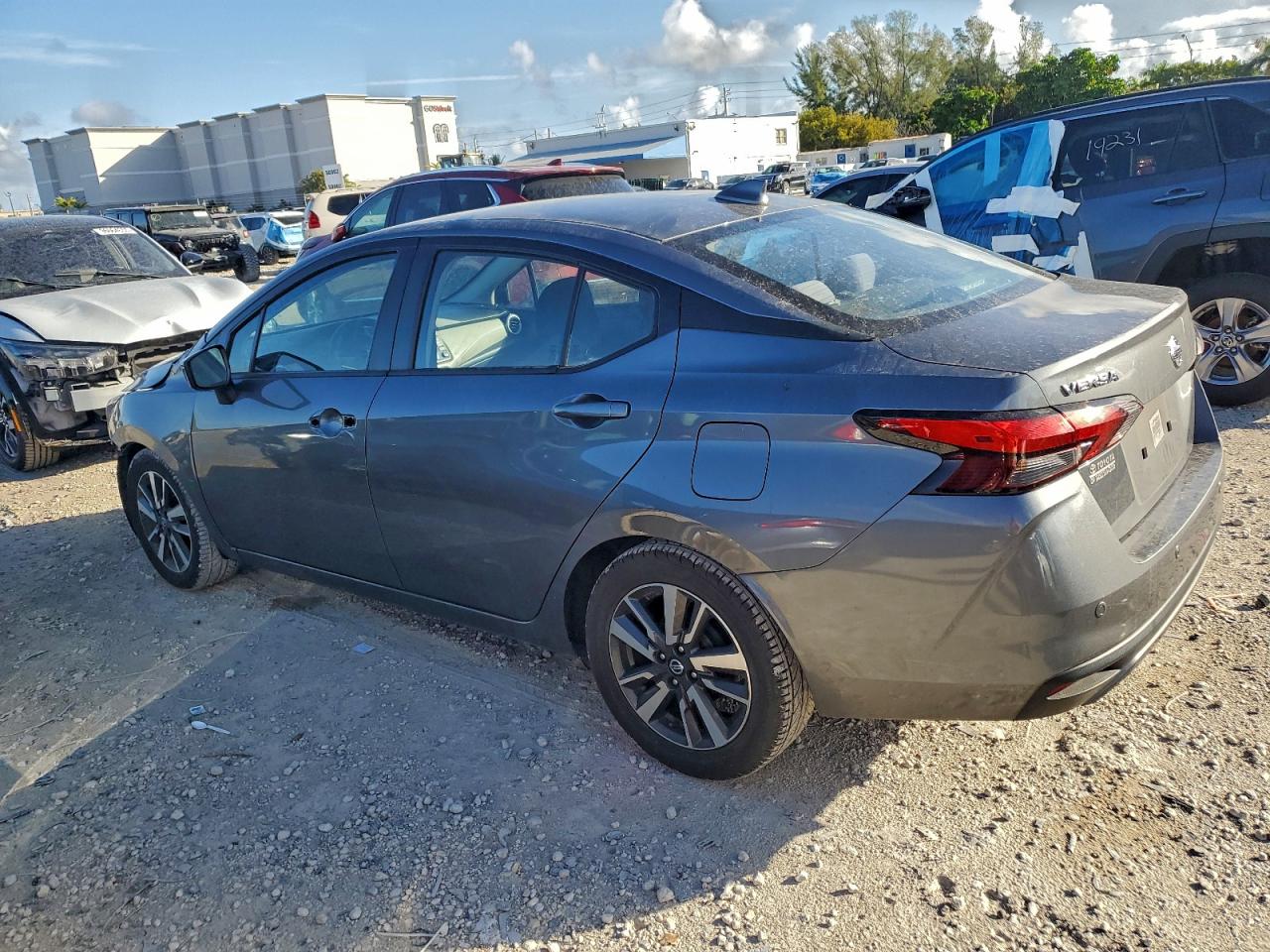 2021 NISSAN VERSA SV photo 2