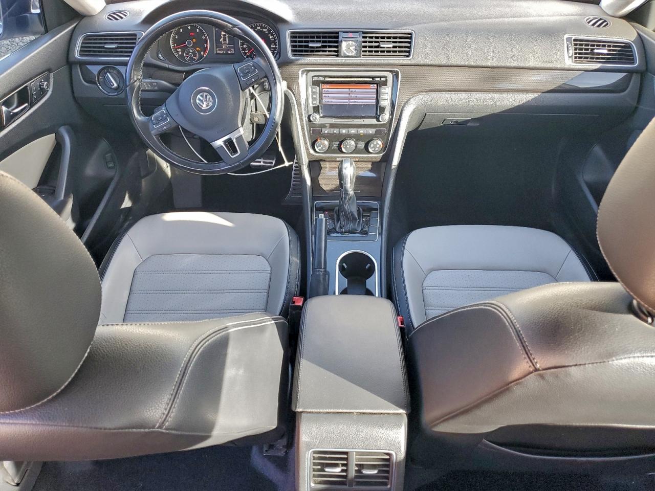 2015 VOLKSWAGEN PASSAT SE photo 8